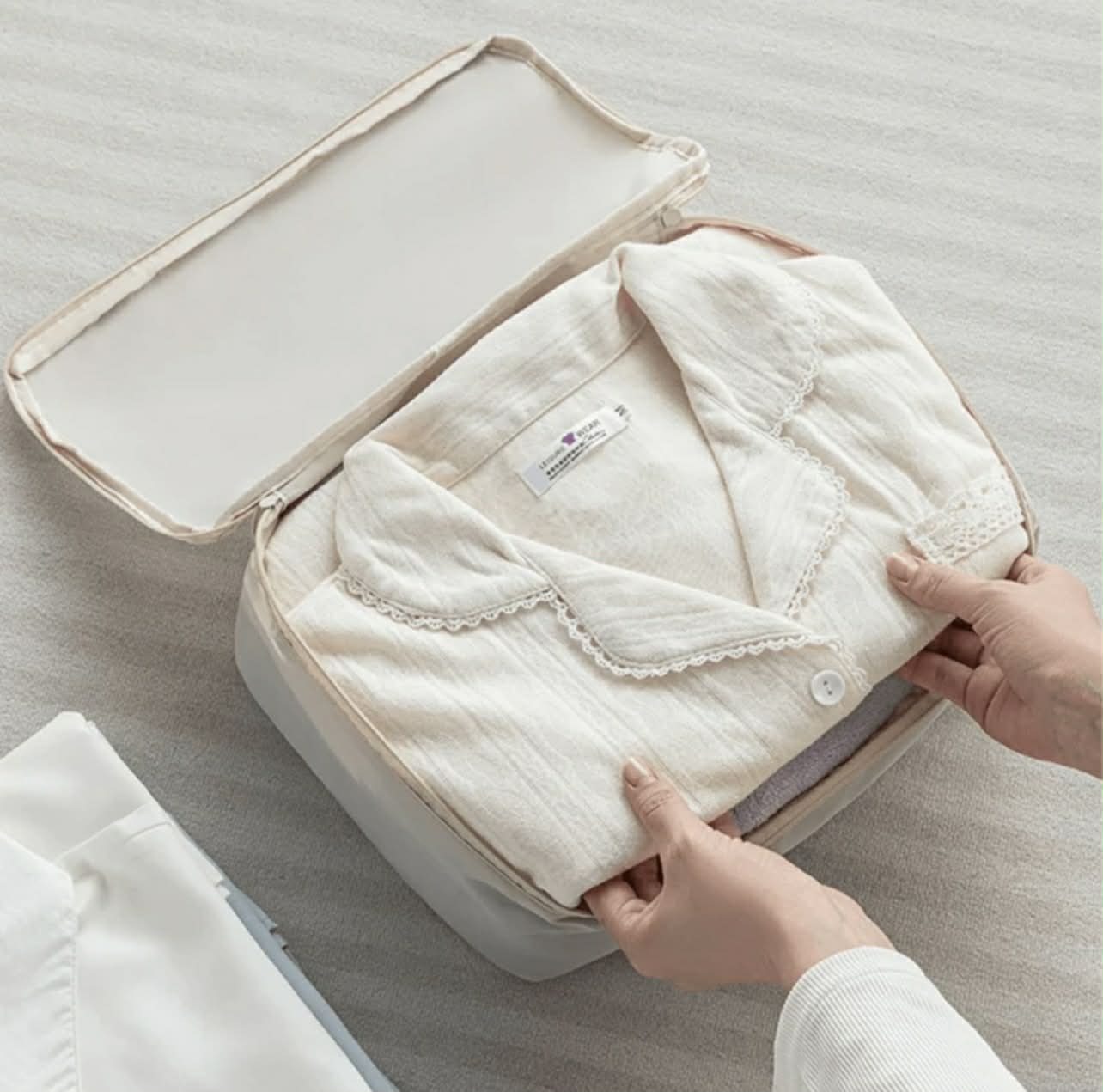 Modern Voyage 8-Pack Travel Organizer Set for Seamless Packing